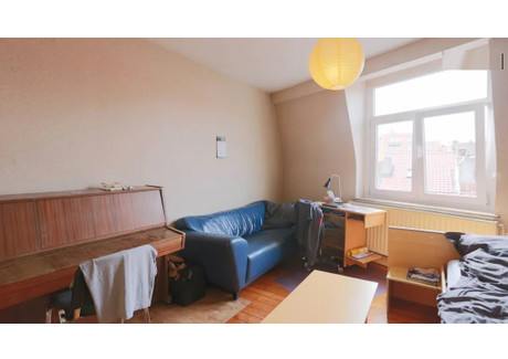 Mieszkanie do wynajęcia - Rue du Champ de la Couronne Brussels, Belgia, 70 m², 514 USD (2093 PLN), NET-90195357