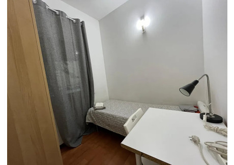 Mieszkanie do wynajęcia - Carrer del Robí Barcelona, Hiszpania, 70 m², 532 USD (2049 PLN), NET-90195568