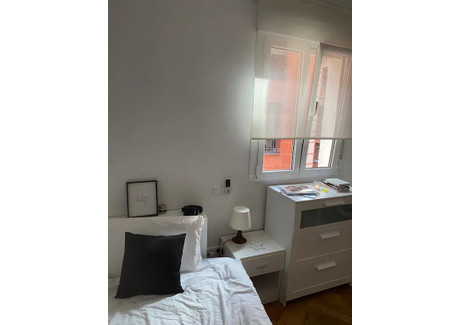 Mieszkanie do wynajęcia - Calle Acuerdo Madrid, Hiszpania, 90 m², 611 USD (2535 PLN), NET-90198942