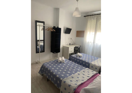 Mieszkanie do wynajęcia - Calle Diego de Almaguer Málaga, Hiszpania, 240 m², 741 USD (3031 PLN), NET-90199301