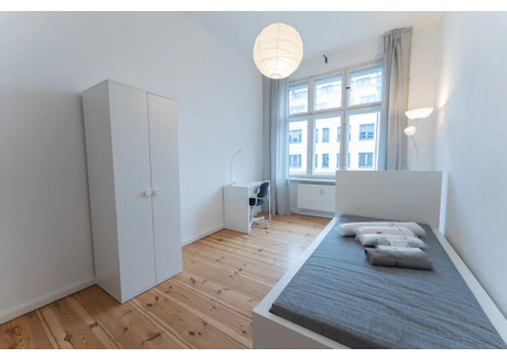 Mieszkanie do wynajęcia - Boxhagener Straße Berlin, Niemcy, 63 m², 744 USD (2955 PLN), NET-90204964