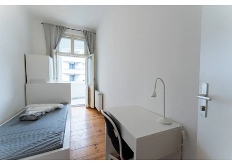 Mieszkanie do wynajęcia - Boxhagener Straße Berlin, Niemcy, 63 m², 751 USD (2907 PLN), NET-90204963