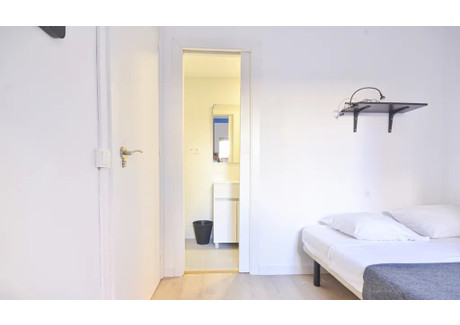 Mieszkanie do wynajęcia - Carrer del Roser Barcelona, Hiszpania, 75 m², 647 USD (2550 PLN), NET-90205543