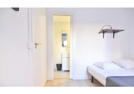 Mieszkanie do wynajęcia - Carrer del Roser Barcelona, Hiszpania, 75 m², 768 USD (3001 PLN), NET-90205543