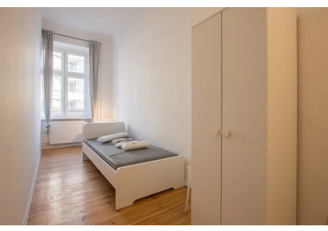 Mieszkanie do wynajęcia - Boxhagener Straße Berlin, Niemcy, 59 m², 745 USD (2860 PLN), NET-90207550