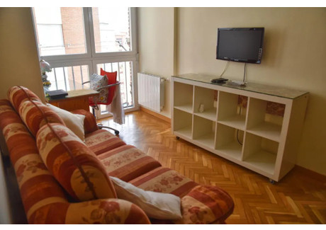 Mieszkanie do wynajęcia - Calle de Genista Madrid, Hiszpania, 55 m², 973 USD (3913 PLN), NET-90207666