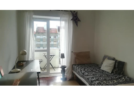 Mieszkanie do wynajęcia - Praça Professor Santos Andrea Lisbon, Portugalia, 50 m², 488 USD (2002 PLN), NET-90208591