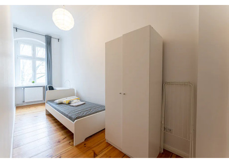 Mieszkanie do wynajęcia - Boxhagener Straße Berlin, Niemcy, 70 m², 628 USD (2432 PLN), NET-90208625