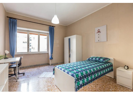 Mieszkanie do wynajęcia - Via Statilio Ottato Rome, Włochy, 90 m², 624 USD (2589 PLN), NET-90208831