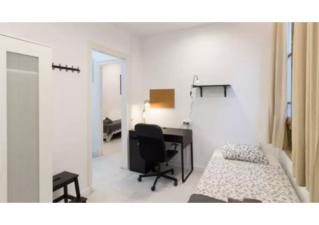 Mieszkanie do wynajęcia - Carrer de Sants Barcelona, Hiszpania, 160 m², 721 USD (2955 PLN), NET-90208946