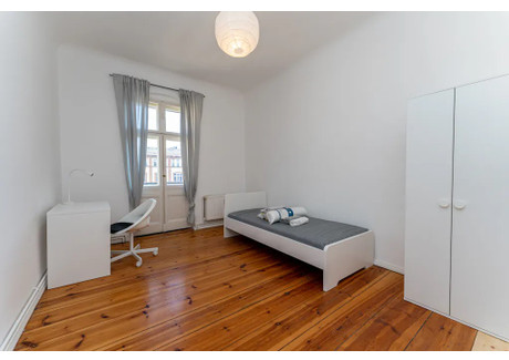 Mieszkanie do wynajęcia - Boxhagener Straße Berlin, Niemcy, 63 m², 765 USD (3066 PLN), NET-90209574