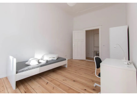 Mieszkanie do wynajęcia - Hermannstraße Berlin, Niemcy, 147 m², 799 USD (3149 PLN), NET-90209786