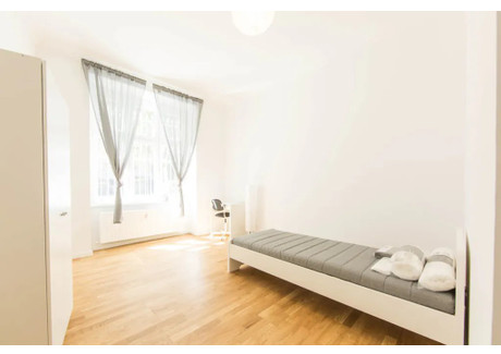 Mieszkanie do wynajęcia - Boxhagener Straße Berlin, Niemcy, 85 m², 759 USD (3103 PLN), NET-90209795