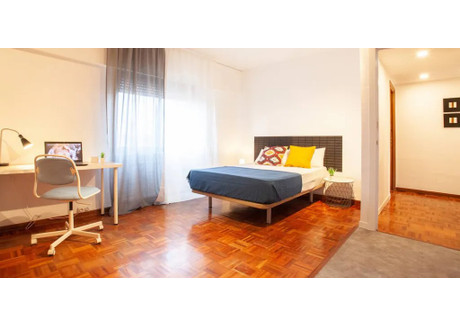 Mieszkanie do wynajęcia - Calle José Silva Madrid, Hiszpania, 280 m², 650 USD (2560 PLN), NET-90201181