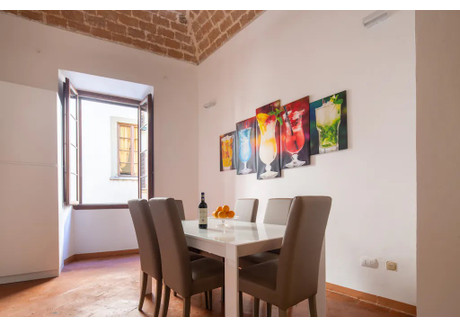 Mieszkanie do wynajęcia - Via dell'Anguillara Florence, Włochy, 60 m², 1459 USD (6097 PLN), NET-90201996