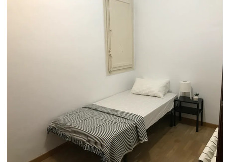 Mieszkanie do wynajęcia - Carrer de Viladomat Barcelona, Hiszpania, 100 m², 547 USD (2237 PLN), NET-90203194