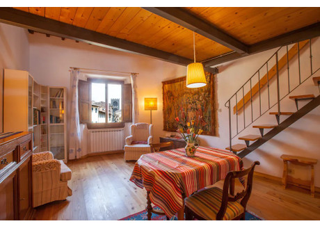 Mieszkanie do wynajęcia - Via di San Niccolò Florence, Włochy, 55 m², 2526 USD (9876 PLN), NET-90214036