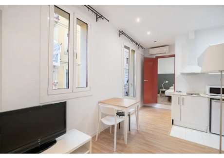 Mieszkanie do wynajęcia - Carrer de Vinaròs Barcelona, Hiszpania, 34 m², 1117 USD (4478 PLN), NET-90215982