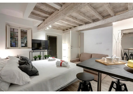 Mieszkanie do wynajęcia - Via dei Serragli Florence, Włochy, 23 m², 3357 USD (13 527 PLN), NET-90217550