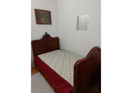 Mieszkanie do wynajęcia - Rua António Albino Machado Lisbon, Portugalia, 98 m², 555 USD (2318 PLN), NET-90218098