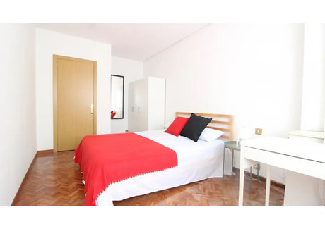 Mieszkanie do wynajęcia - Paseo de la Castellana Madrid, Hiszpania, 167 m², 595 USD (2398 PLN), NET-90210068