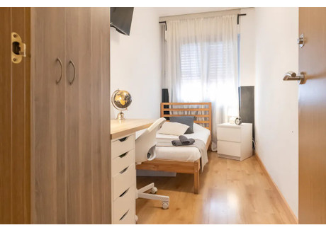 Mieszkanie do wynajęcia - Calle de Calatrava Madrid, Hiszpania, 160 m², 578 USD (2277 PLN), NET-90210865
