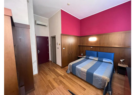 Mieszkanie do wynajęcia - Via Susa Turin, Włochy, 25 m², 2087 USD (8159 PLN), NET-90211121