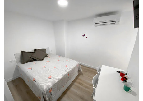 Mieszkanie do wynajęcia - Carrer Músic Ginés Valencia, Hiszpania, 15 m², 624 USD (2558 PLN), NET-90211389