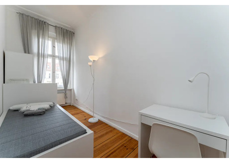 Mieszkanie do wynajęcia - Boxhagener Straße Berlin, Niemcy, 60 m², 691 USD (2701 PLN), NET-90212159