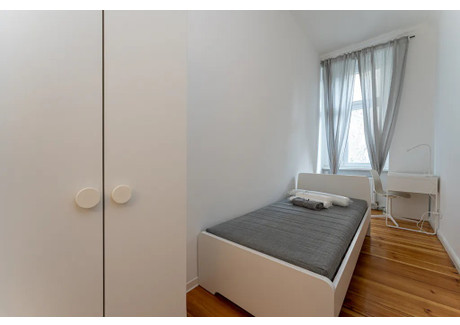 Mieszkanie do wynajęcia - Boxhagener Straße Berlin, Niemcy, 70 m², 638 USD (2649 PLN), NET-90212186