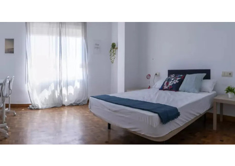 Mieszkanie do wynajęcia - Plaça de Sant Agustí Valencia, Hiszpania, 142 m², 665 USD (2762 PLN), NET-90212772