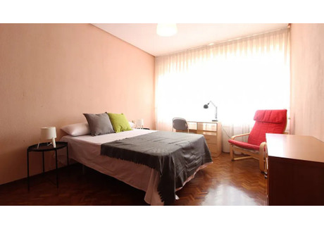 Mieszkanie do wynajęcia - Paseo de la Castellana Madrid, Hiszpania, 167 m², 595 USD (2398 PLN), NET-90212919