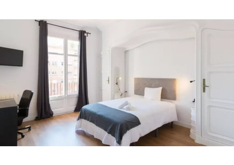 Mieszkanie do wynajęcia - Carrer de Muntaner Barcelona, Hiszpania, 130 m², 895 USD (3662 PLN), NET-90213000