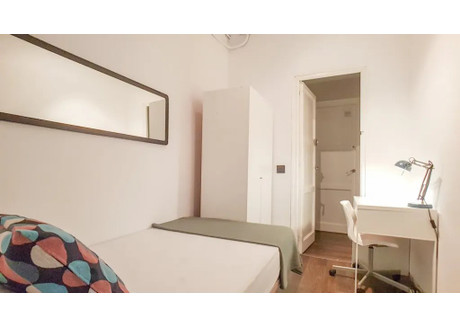 Mieszkanie do wynajęcia - Carrer Gran de Gràcia Barcelona, Hiszpania, 127 m², 648 USD (2605 PLN), NET-90213875