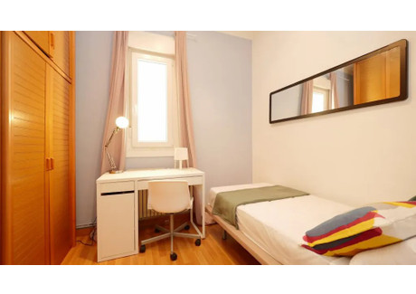 Mieszkanie do wynajęcia - Carrer Gran de Gràcia Barcelona, Hiszpania, 127 m², 673 USD (2630 PLN), NET-90213880