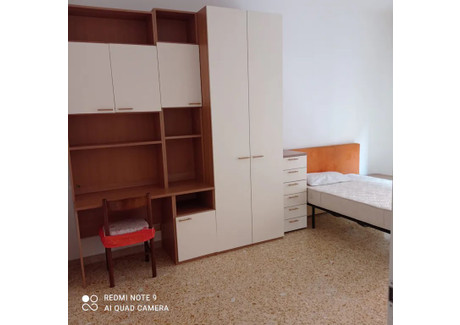 Mieszkanie do wynajęcia - Via Emilio Lepido Rome, Włochy, 70 m², 785 USD (3210 PLN), NET-90226725