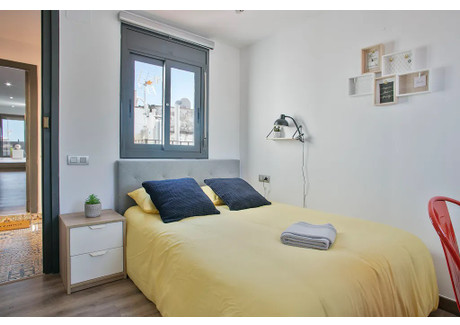 Mieszkanie do wynajęcia - Carrer de la Portaferrissa Barcelona, Hiszpania, 75 m², 1031 USD (4216 PLN), NET-90227028