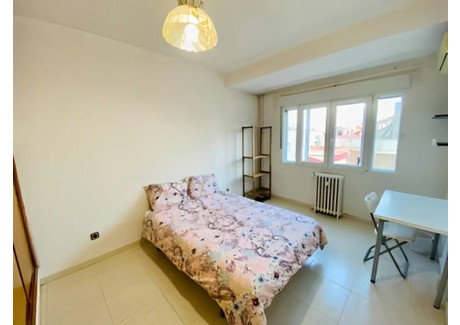 Mieszkanie do wynajęcia - Calle Jerónima Llorente Madrid, Hiszpania, 100 m², 758 USD (3055 PLN), NET-90227372