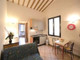 Mieszkanie do wynajęcia - Via Sant'Antonino Florence, Włochy, 30 m², 1074 USD (4233 PLN), NET-90228075