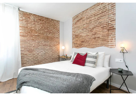 Mieszkanie do wynajęcia - Carrer de la Lluna Barcelona, Hiszpania, 75 m², 2458 USD (9905 PLN), NET-90229417
