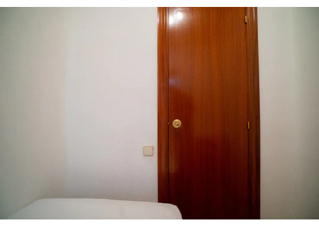 Mieszkanie do wynajęcia - Carrer de Sants Barcelona, Hiszpania, 71 m², 590 USD (2449 PLN), NET-90222903