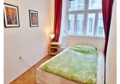 Mieszkanie do wynajęcia - Wallgasse Vienna, Austria, 60 m², 1497 USD (5764 PLN), NET-90223600