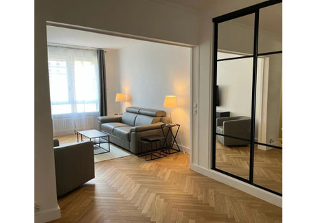 Mieszkanie do wynajęcia - Rue Mesnil Paris, Francja, 68 m², 5792 USD (24 212 PLN), NET-90223767