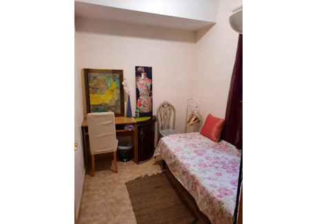 Mieszkanie do wynajęcia - Carrer de Massens Barcelona, Hiszpania, 70 m², 670 USD (2574 PLN), NET-90234199