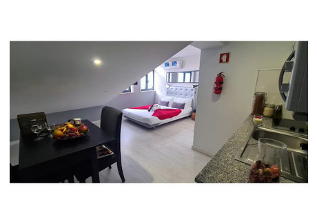 Mieszkanie do wynajęcia - Rua de Santa Catarina Porto, Portugalia, 35 m², 1247 USD (5114 PLN), NET-90234667