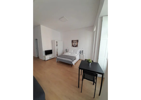 Mieszkanie do wynajęcia - Rua de Cedofeita Porto, Portugalia, 30 m², 881 USD (3534 PLN), NET-90235677