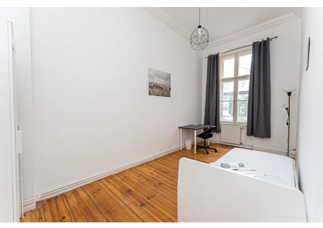 Mieszkanie do wynajęcia - Kantstraße Berlin, Niemcy, 99 m², 733 USD (2815 PLN), NET-90236544