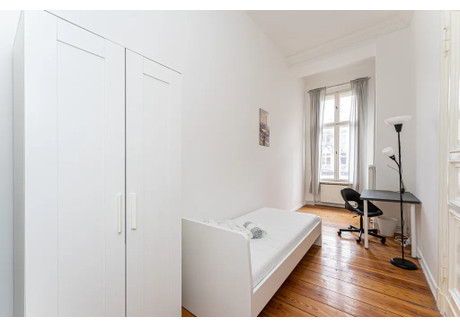 Mieszkanie do wynajęcia - Kantstraße Berlin, Niemcy, 99 m², 725 USD (2785 PLN), NET-90236547