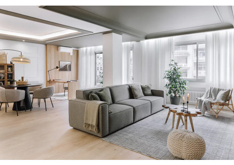 Mieszkanie do wynajęcia - Carrer del Comte d'Urgell Barcelona, Hiszpania, 150 m², 5665 USD (23 511 PLN), NET-90236714