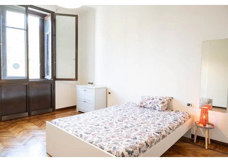 Mieszkanie do wynajęcia - Viale Campania Milan, Włochy, 170 m², 866 USD (3595 PLN), NET-90237170